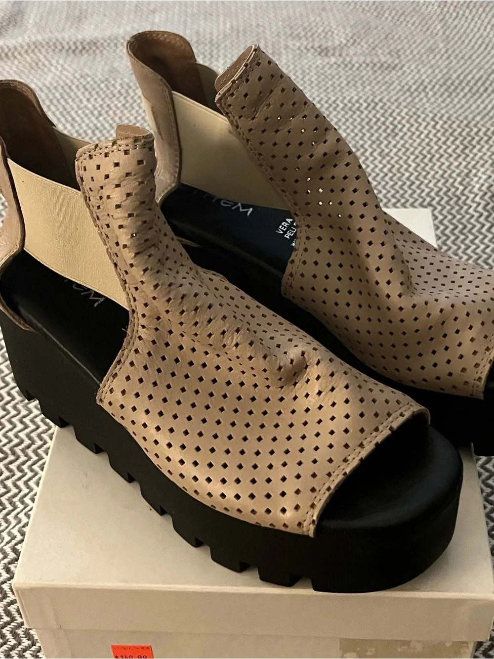 Wedge Sandal Platform Peep-Toe in Beige - Women